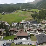 Garni Maria Theresia - Official Oetztal Summer Card Partner