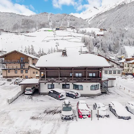 Hotel Garni Maria Theresia Sölden