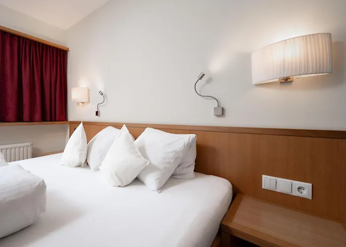 Hotel Garni Maria Theresia 3*