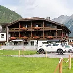 Otel Garni Maria Theresia - Official Oetztal Summer Card Partner Sölden