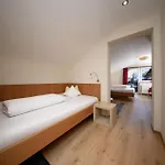 Garni Maria Theresia - Official Oetztal Summer Card Partner Otel 3*