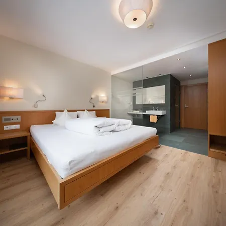 Garni Maria Theresia - Official Oetztal Summer Card Partner Hotell Sölden