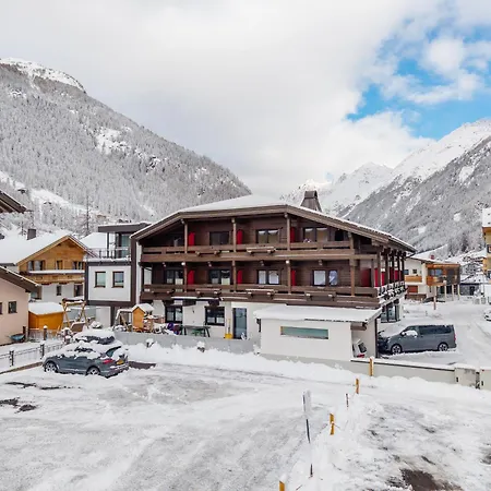 Otel Garni Maria Theresia - Official Oetztal Summer Card Partner