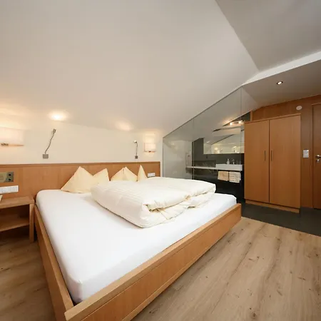 Hotel Garni Maria Theresia Sölden