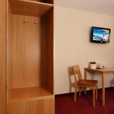 Garni Maria Theresia Hotell